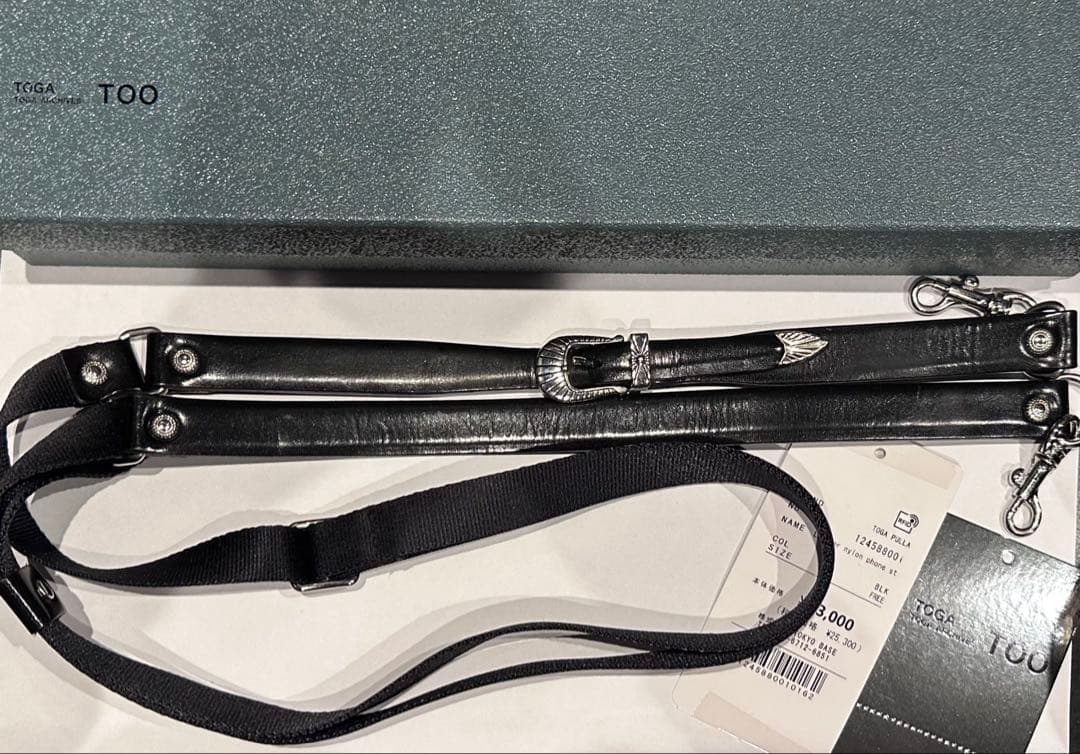 TOGA PULLA レザーナイロンスマホストラップ