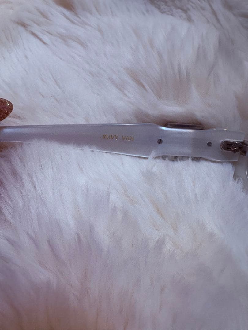 ホワイト ラウンド型 サングラス ケース付き