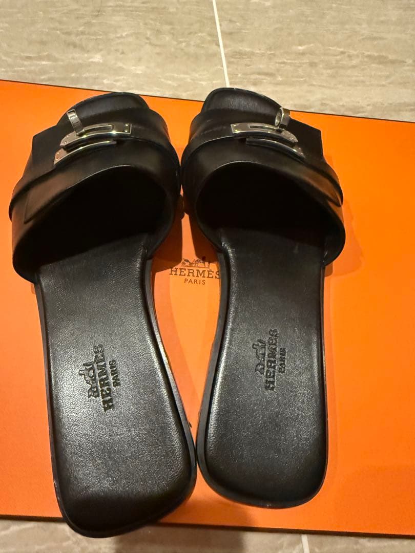 HERMES ブラック サンダル 37 【ジュリア】