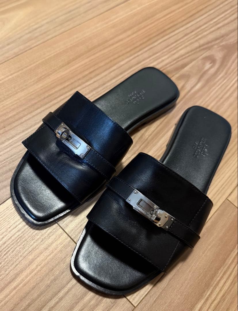 HERMES ブラック サンダル 37 【ジュリア】