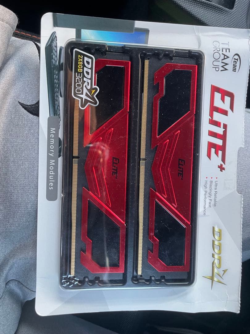 ELITE+ DDR4 メモリ レッド