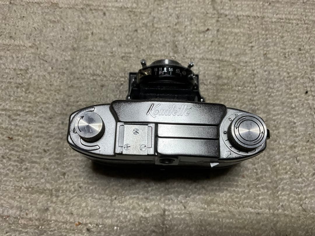 蛇腹式カメラ／コニレット　小西六写真工業株式会社。【取扱説明書と専用フラッシュ】