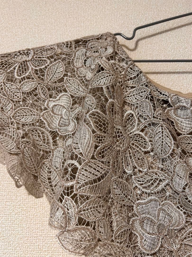 【値下げ】ベージュ レース フリルオフショルダードレス