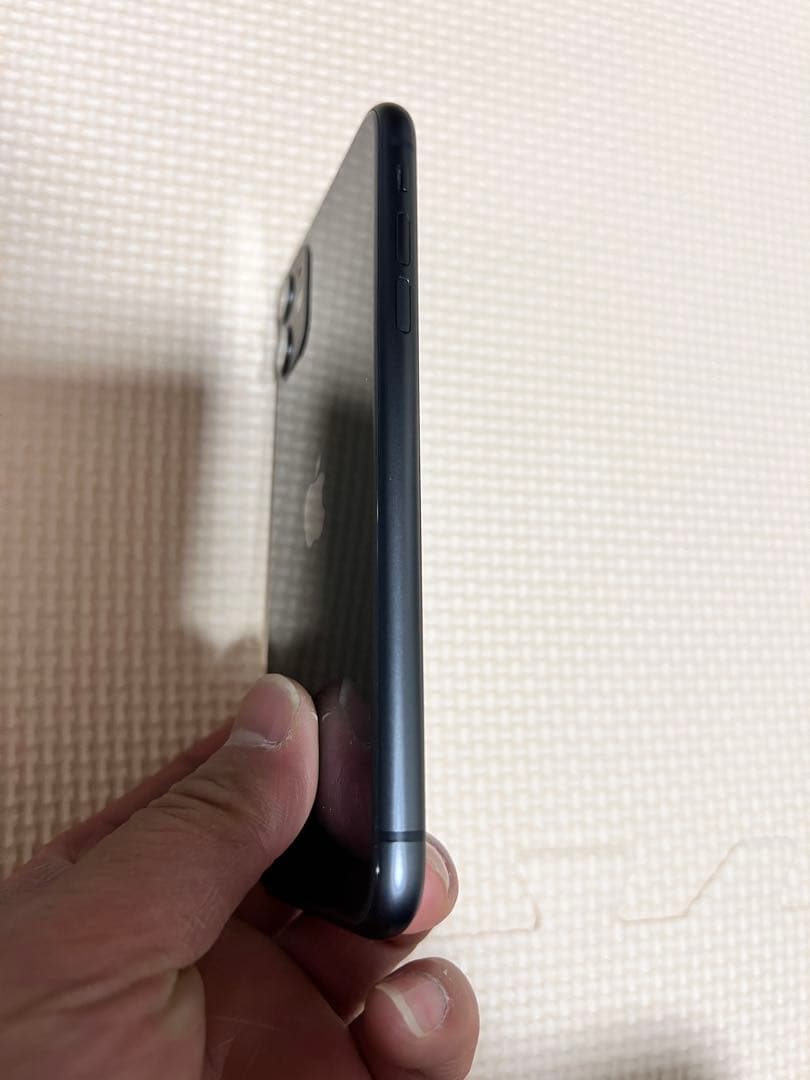 iPhone 11 64GB ブラック 本体 SIMロック解除