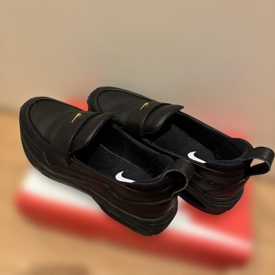 NIKE フェノメナ　22.5