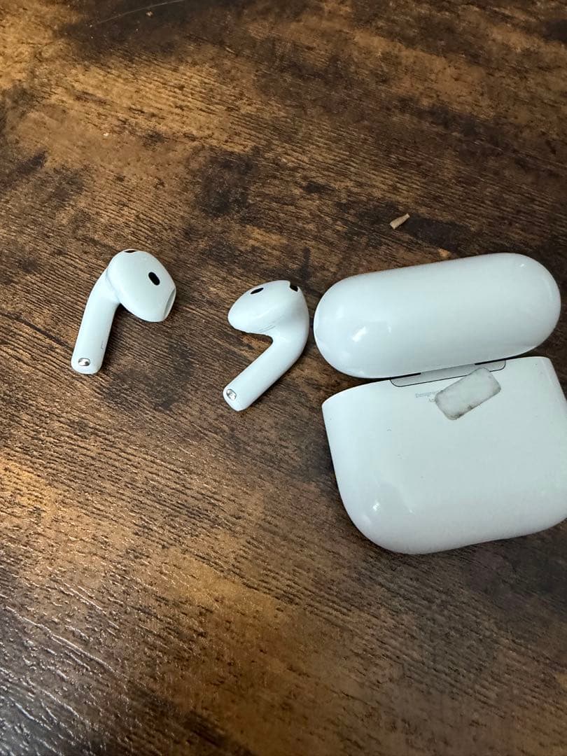 AirPods本体 ホワイト 充電ケース付き 箱無し