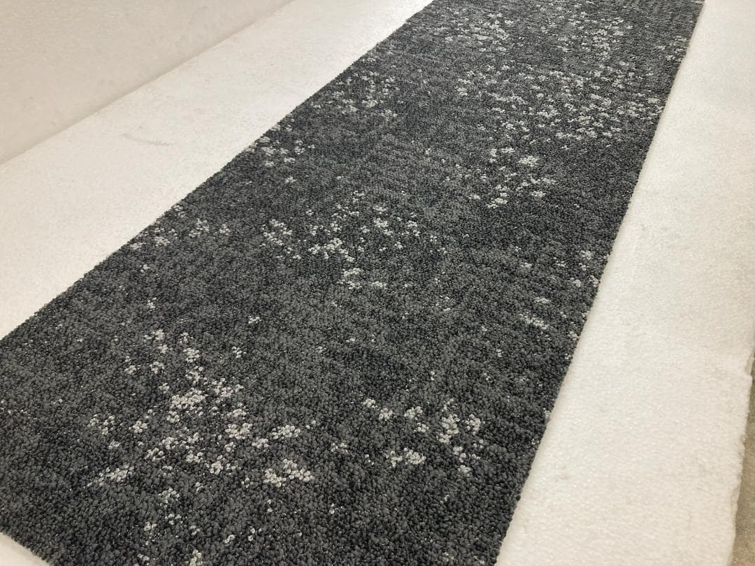 kuma　タイルカーペット　新品・未使用　国内メーカー　アウトレット