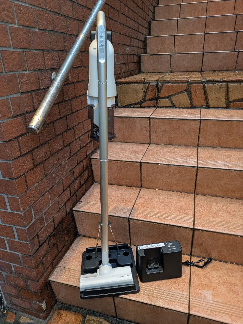 2023年製造 SHARP EC-SR9-B シャープ コードレス掃除機