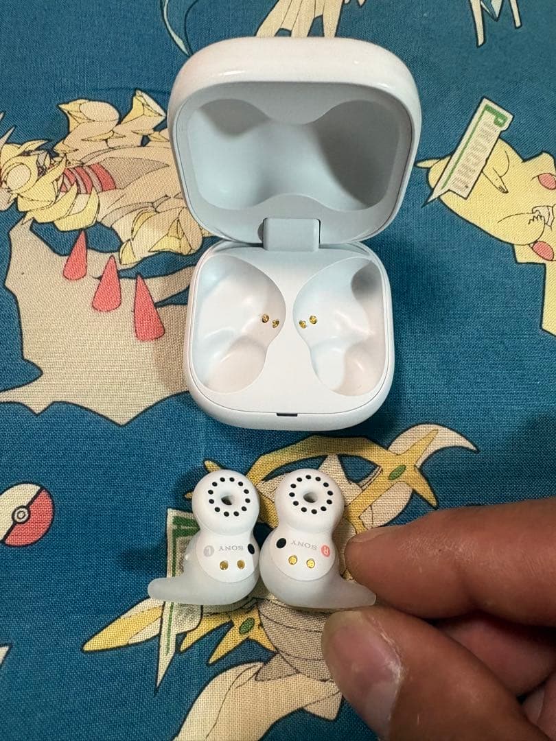 SONY ワイヤレスイヤホン ホワイト 充電ケース付き