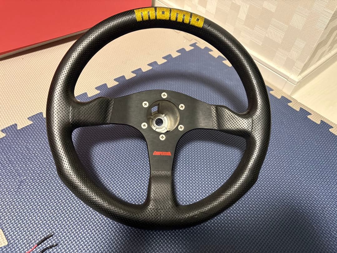 MOMO ステアリング