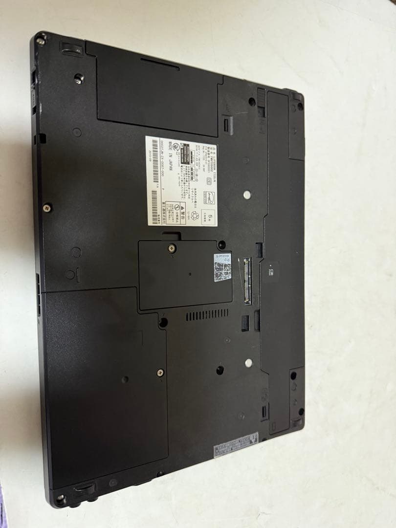 富士通 LIFEBOOK T T725/K FMVT05002 標準モデル