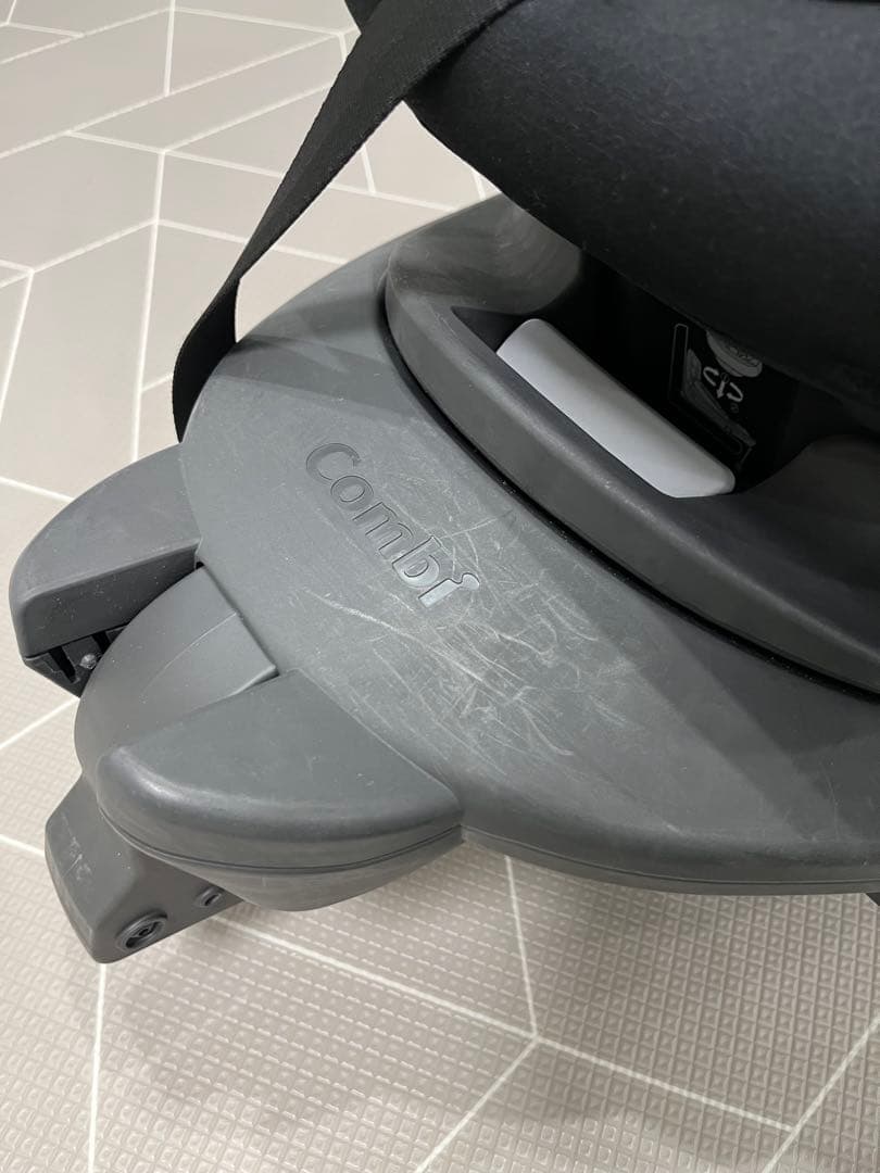 combi THE S Air ISOFIX エッグショック　チャイルドシート