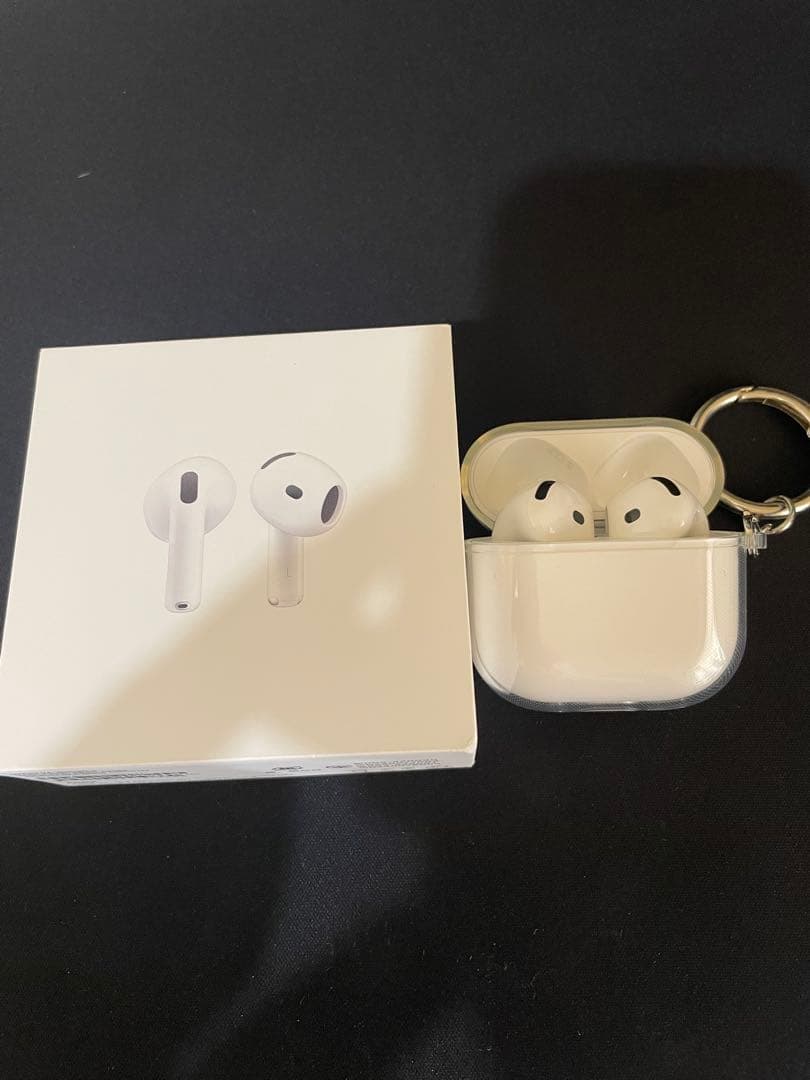 Apple AirPods 4 本体 充電ケース付き