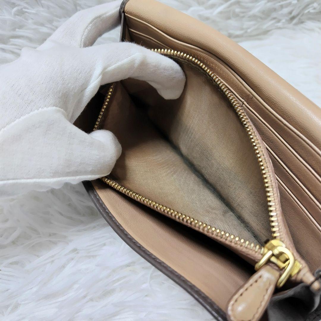 レア美品✨プラダ◇バイカラーフラップ長財布ソフトレザーゴールド金具グレーベージュ