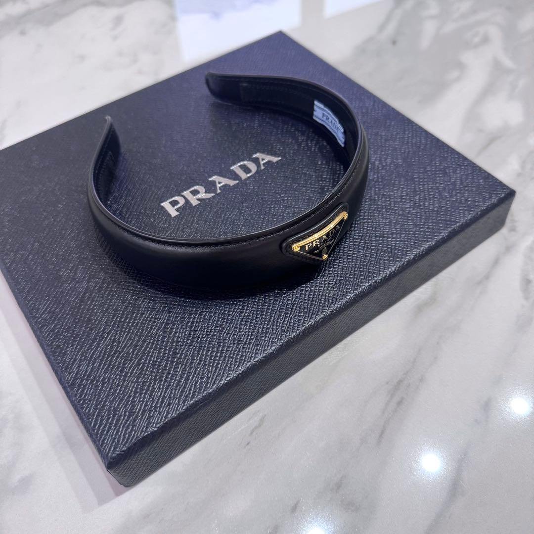 美品PRADA カチューシャ ブラックレザー