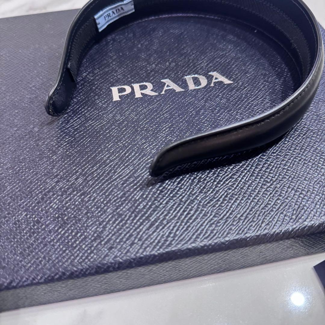 美品PRADA カチューシャ ブラックレザー