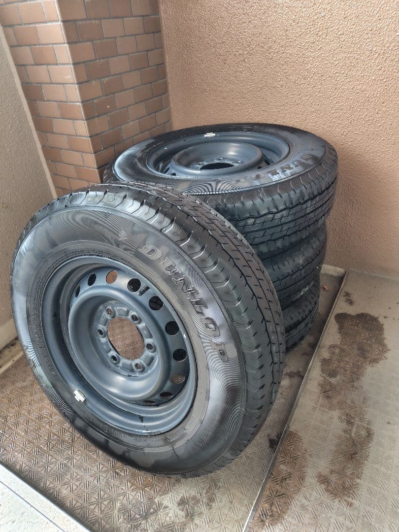 ハイエース HIACE純正 タイヤ・ホイールセット