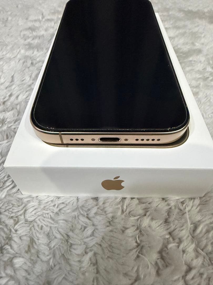 【極美品】iPhone16Pro 128GB デザートチタニウム　ケース付