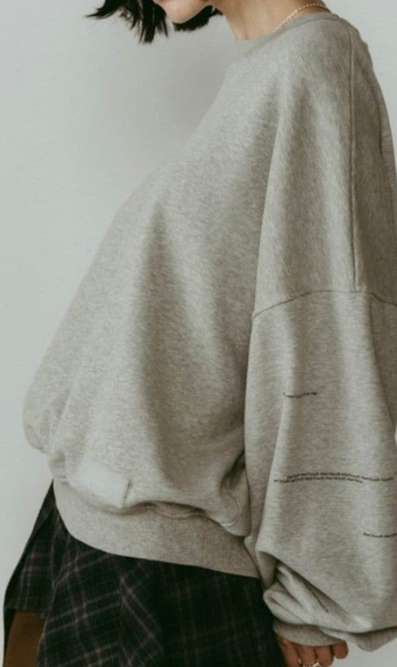 クヌースマーフ　オーバーサイズスウェット