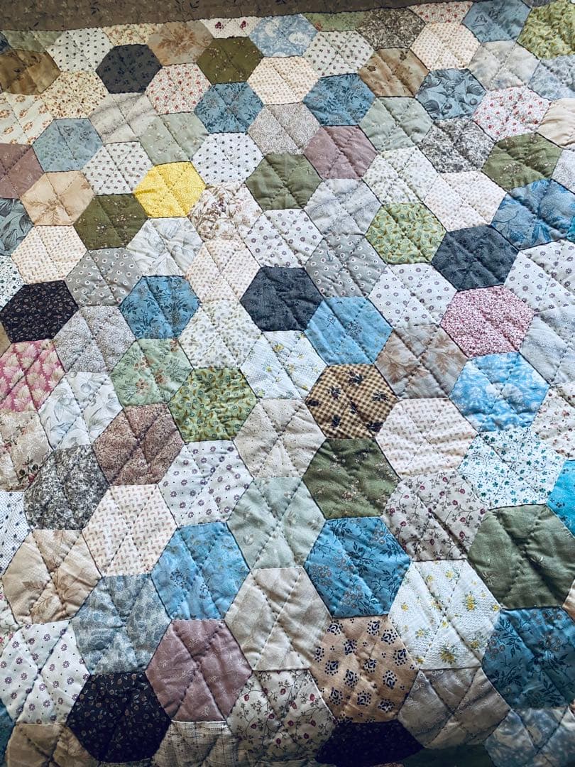 ハンドメイド　ベッドカバー　パッチワークキルト