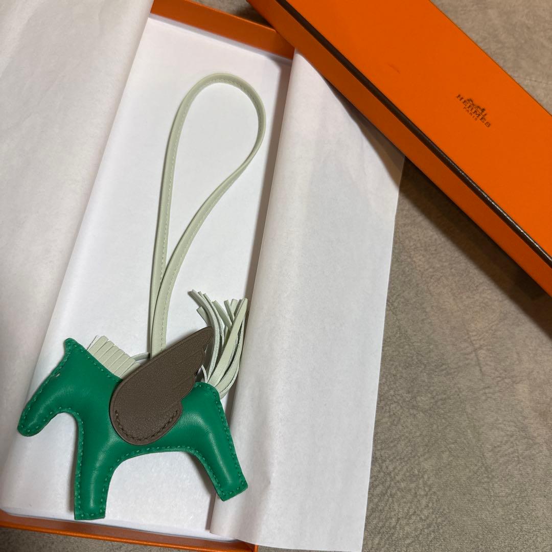 【値下げしました】【新品未使用】エルメス hermes ペガサス チャーム