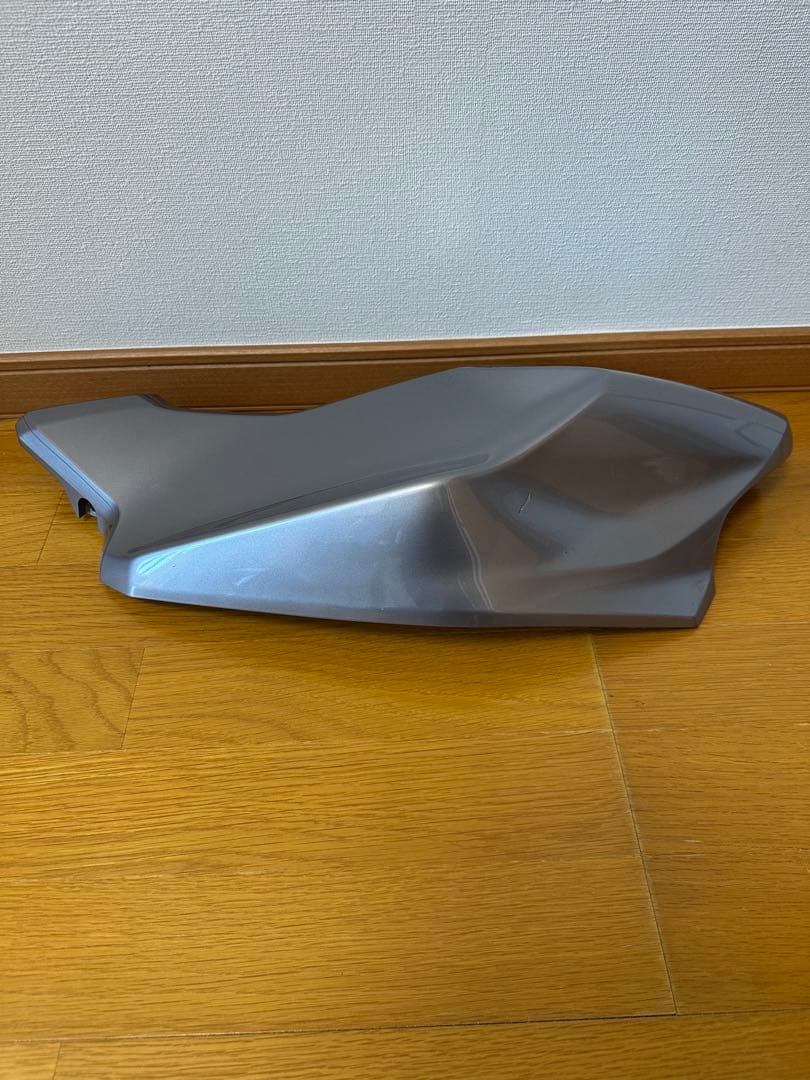 タンクカバー　フロントフェンダー　バイクパーツ　外装