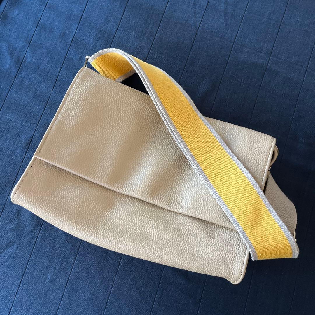 【ear PAPILLONNER 】ワイドテープショルダーバッグ　ベージュ