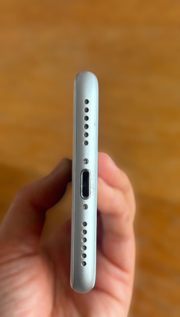 【ジャンク】iPhone 8　64GB　ホワイト　SIMフリー