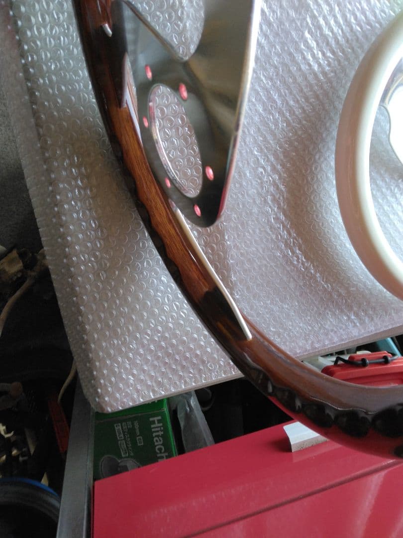 ホワイト ステアリング。ウッド ステアリングホイール 二本での販売