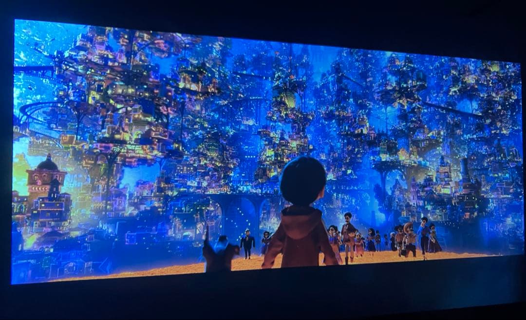 iSinbox 超短焦点プロジェクター　【1200ANSI/4K対応】