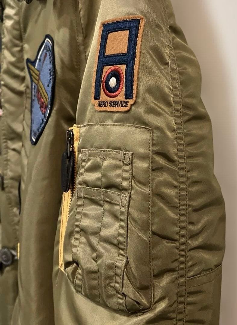 AVIREXダウン風パッチ付きミリタリージャケット/ポケット多め