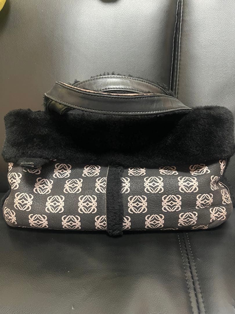 loewe ロエベ ムートン レザー ハンドバッグ