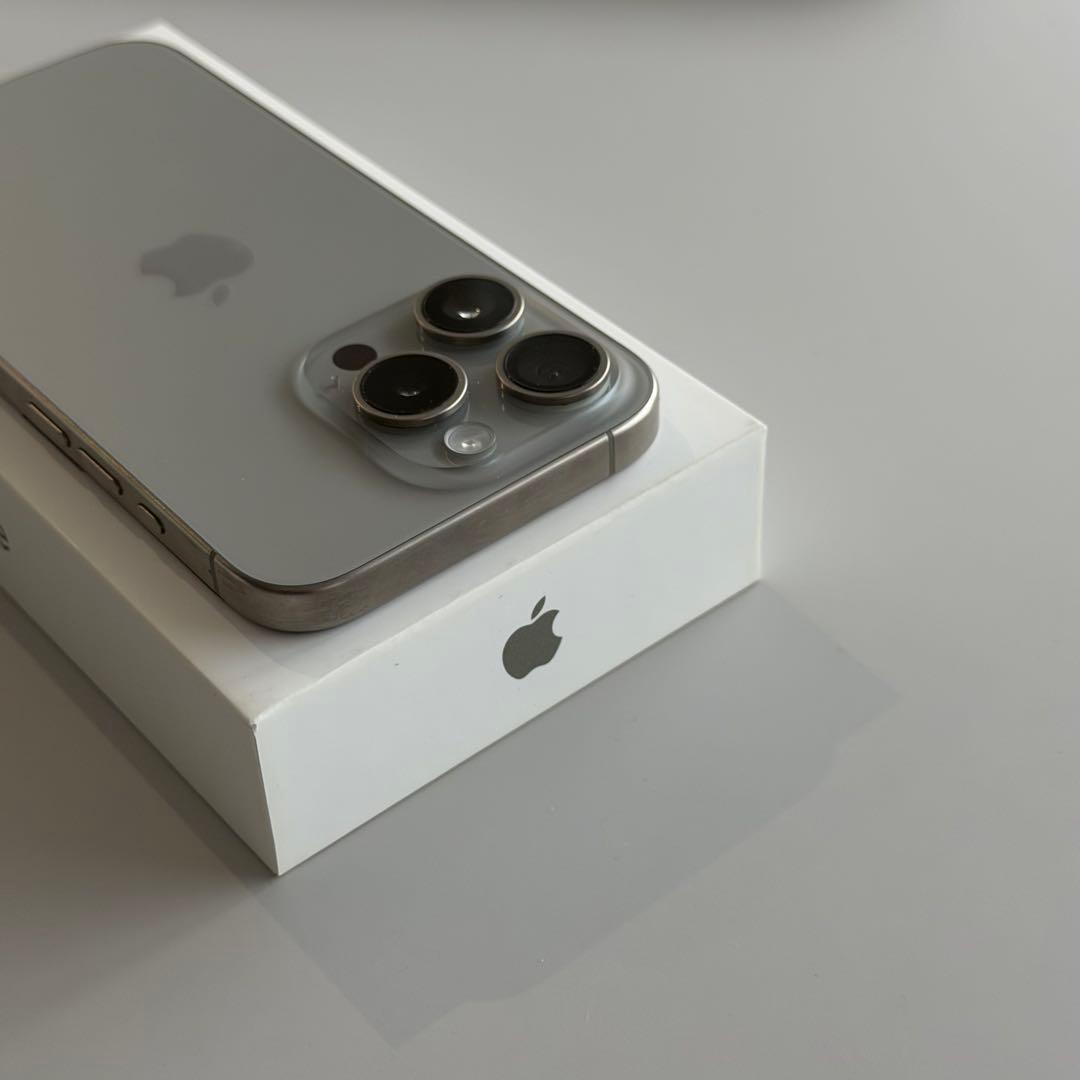 (おまけ付き)iPhone 15 Pro 128GB ナチュラルチタニウム
