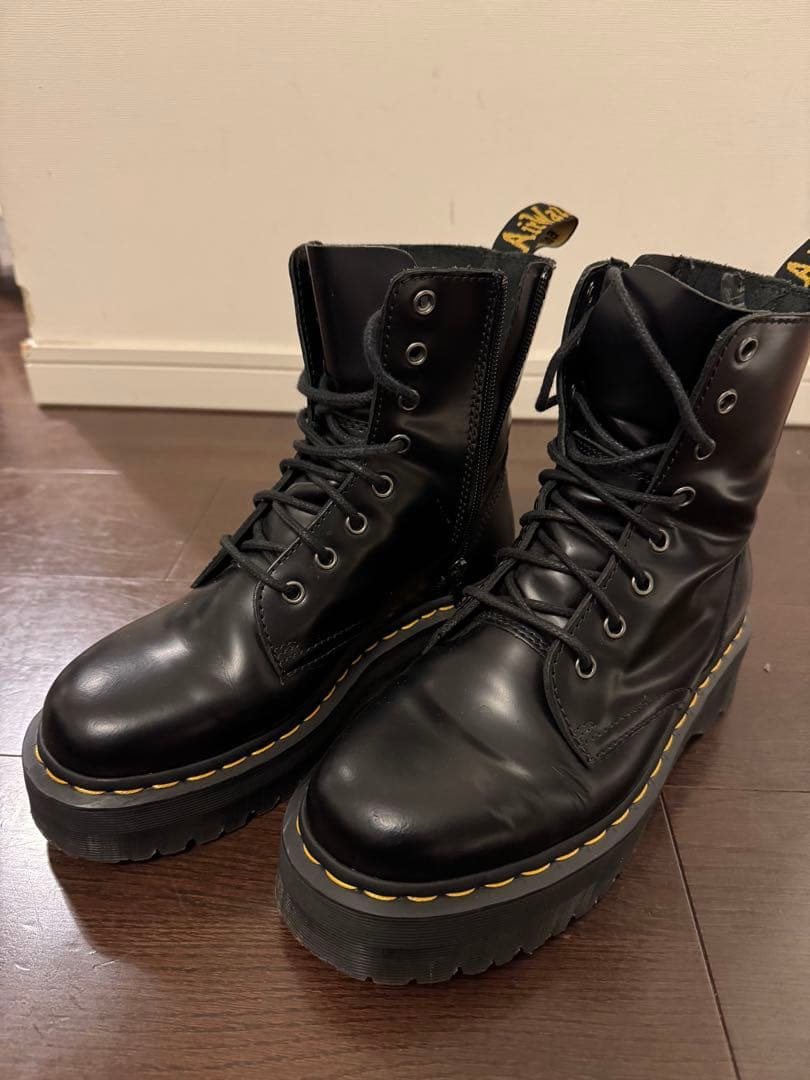 Dr.Martens 厚底レザー編み上げブーツ