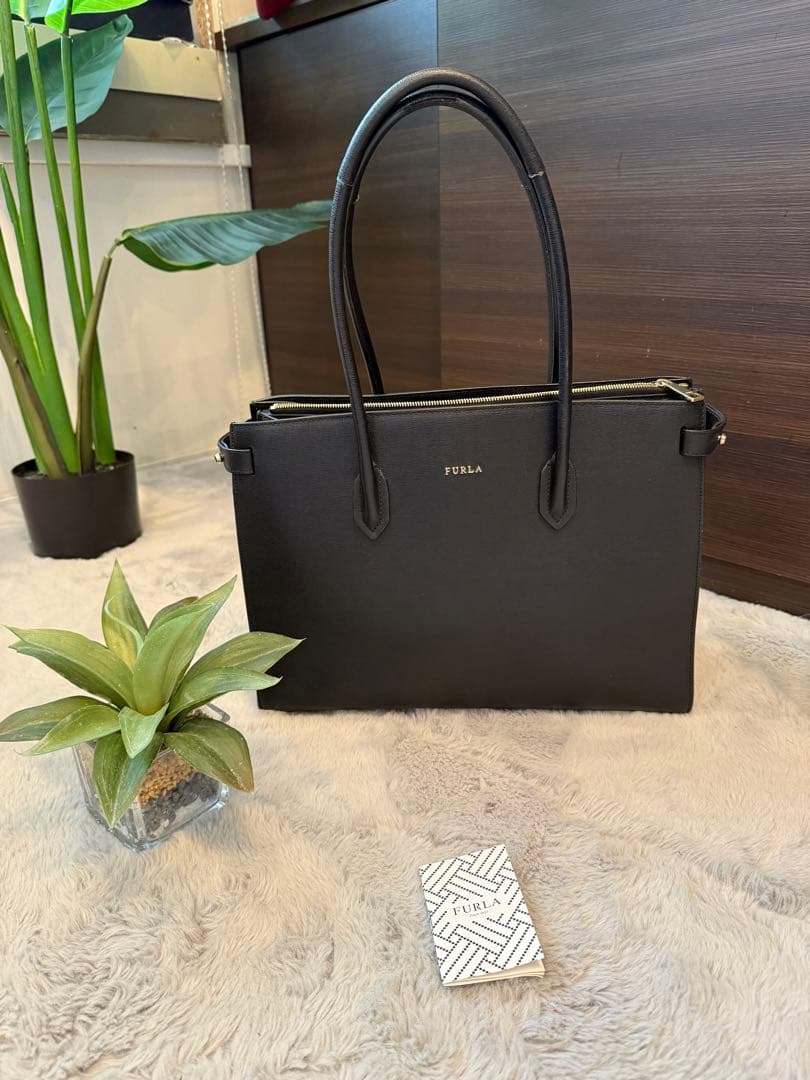 FURLA ビジネスバッグハンドバッグ トートバッグ レザー 黒　A4収納