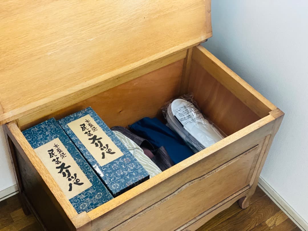 クラシックスタイルの高級木トランク