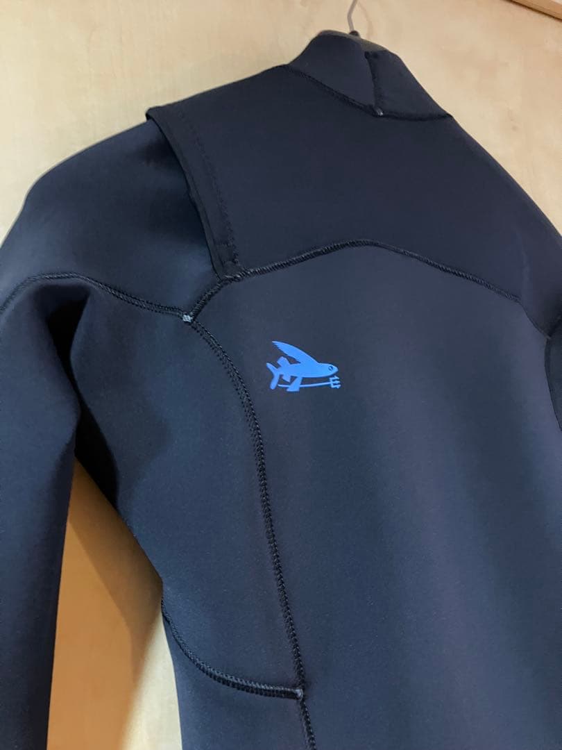 patagonia フルスーツ レギュレーターライト　メンズS