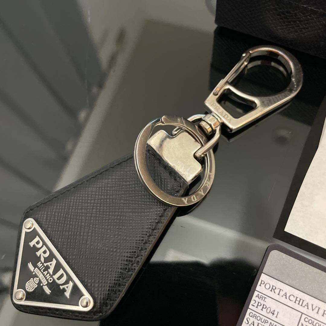 【正規品】PRADA サフィアーノ トライアングル ロゴ キーリング
