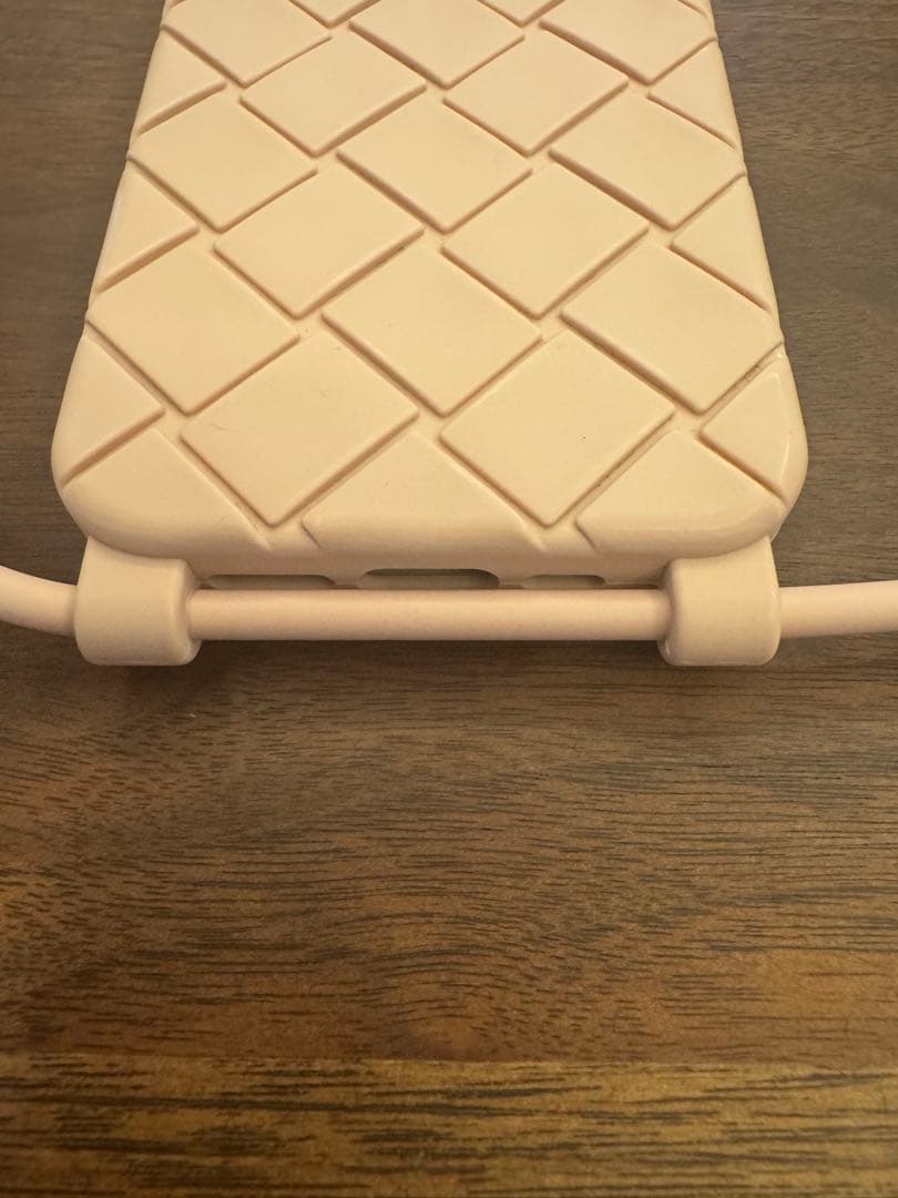 ボッテガヴェネタiPhone15proケース