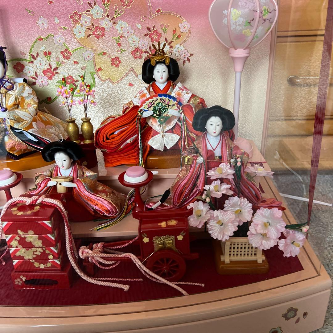 伝統的な雛人形セット
