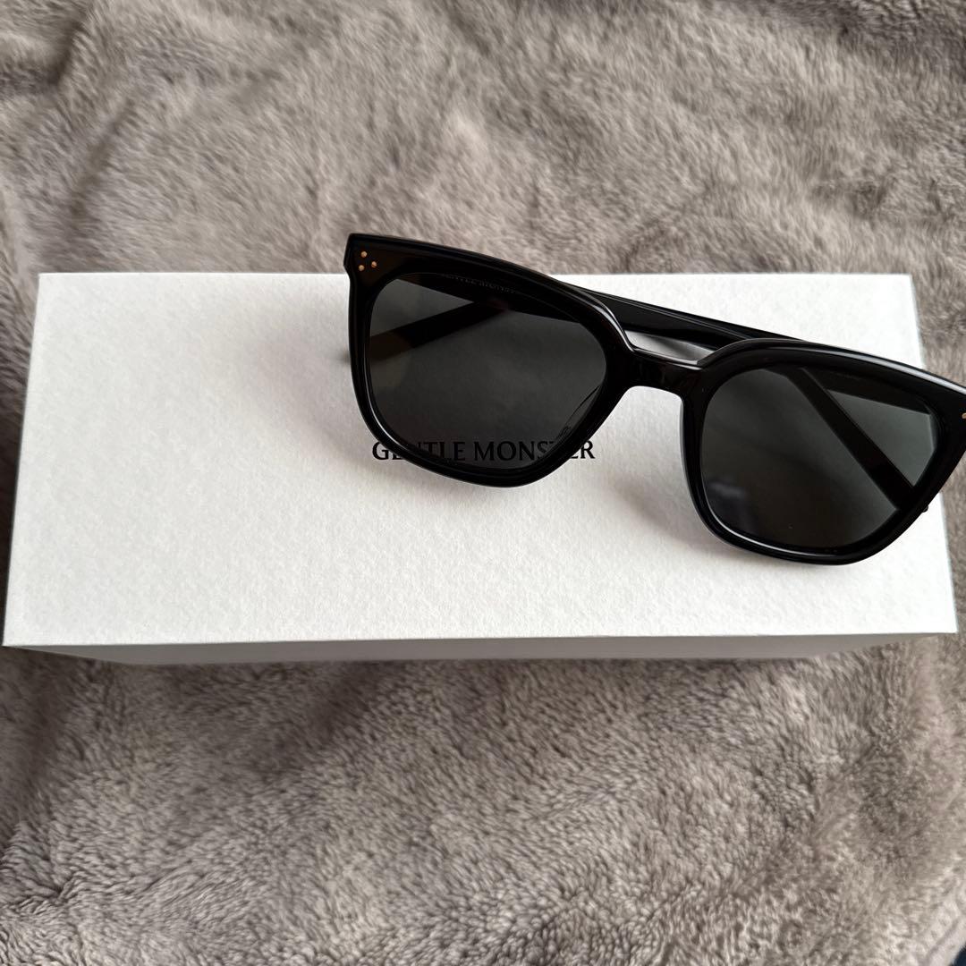 Gentle Monster ブラックサングラス