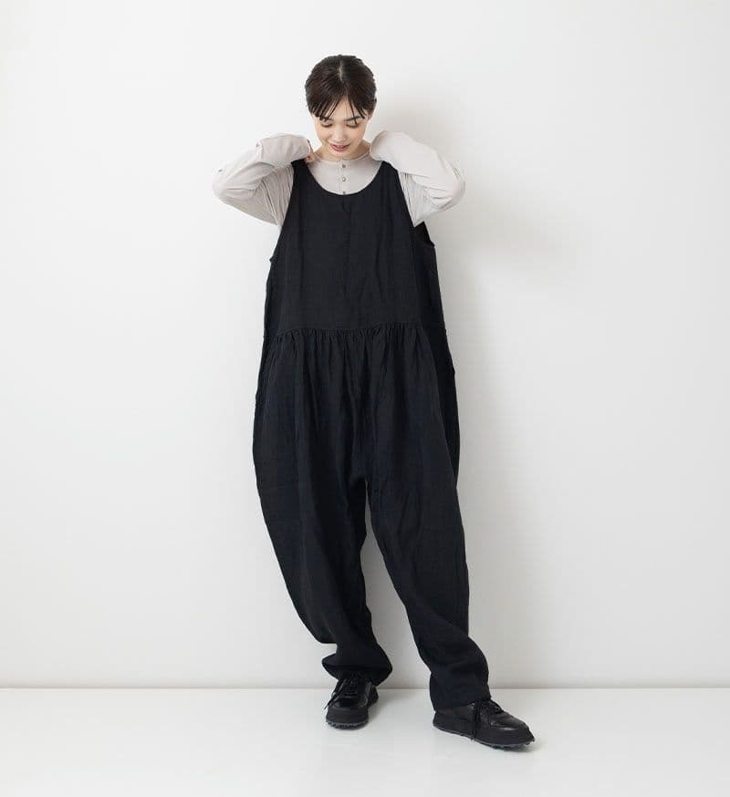 ヴェリテクール　ギャザーオールインワン　ブラック