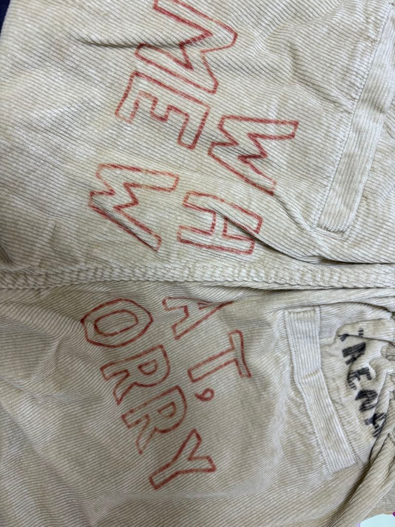 ANJI。DENIMDUGAREEメモリアルラクガキコーデュロイ