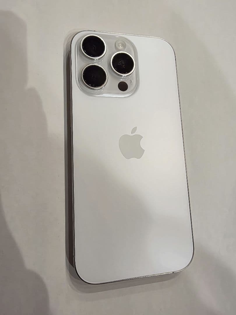 Apple iPhone 16 Pro 本体 ホワイトチタニウム