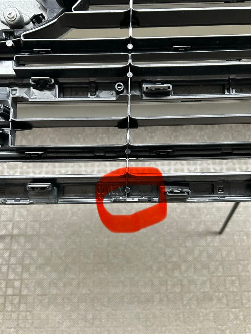 ランドクルーザー300 グリル