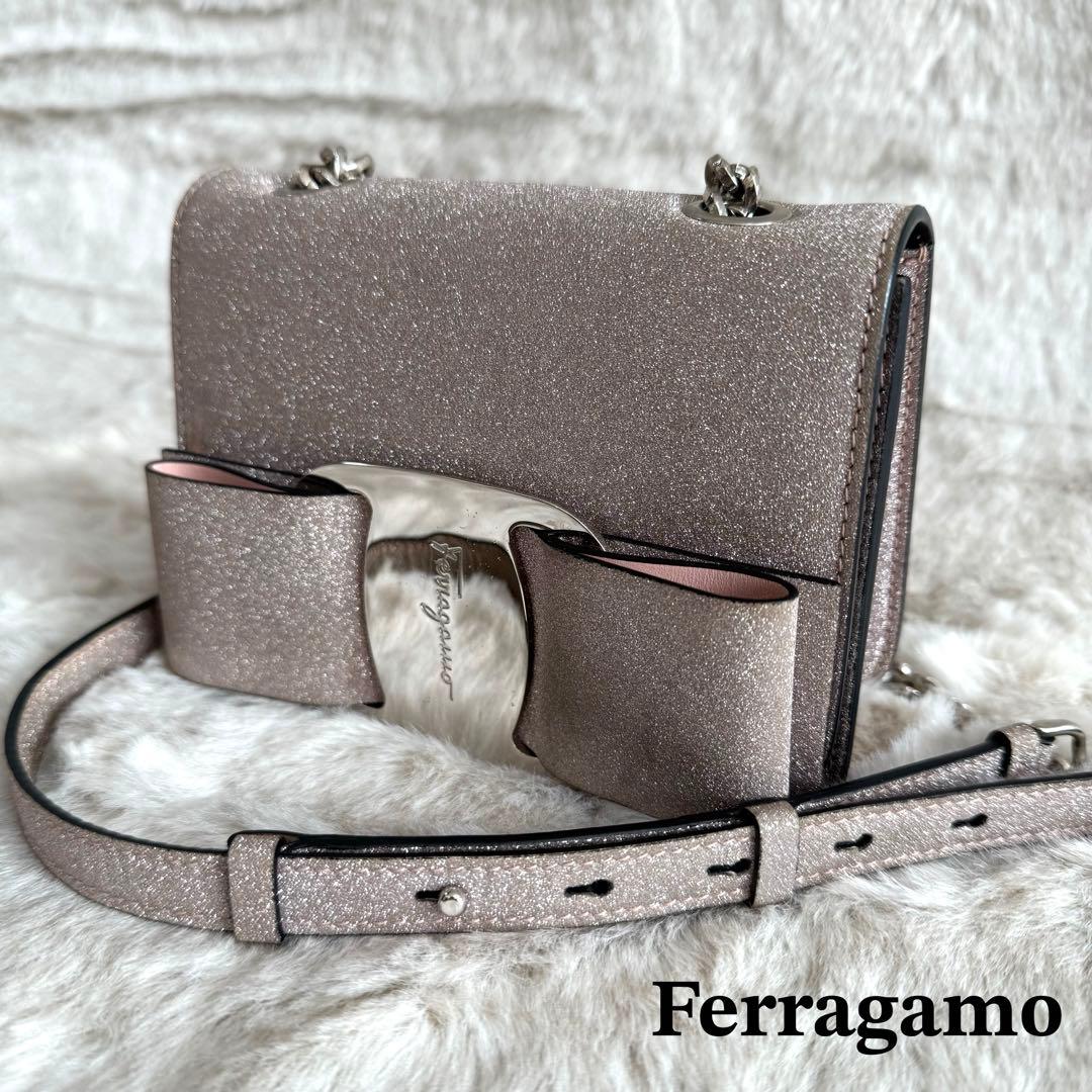 【美品】サルヴァトーレフェラガモ ヴァラ リボン ショルダーバッグ ピンク