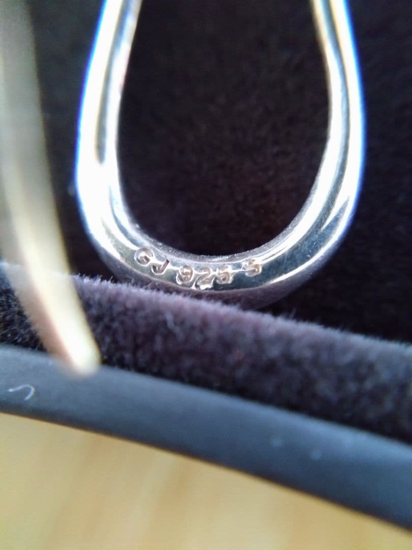   ジョージジェンセン マーシーイヤーフープ片耳