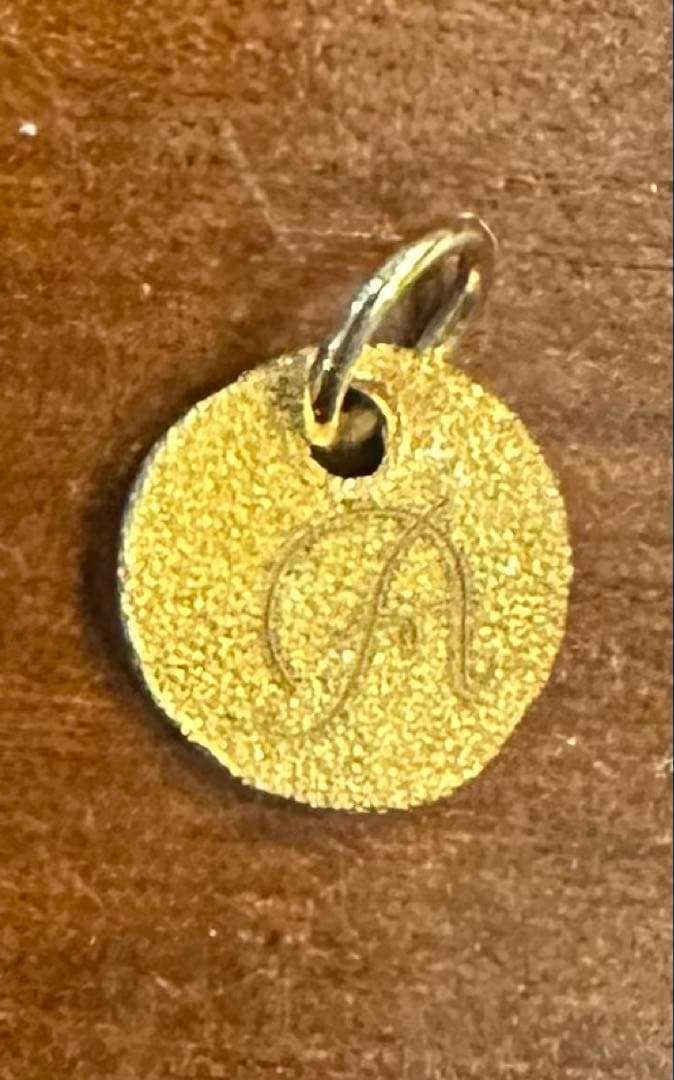ペンダントトップ　k18 イニシャル　A