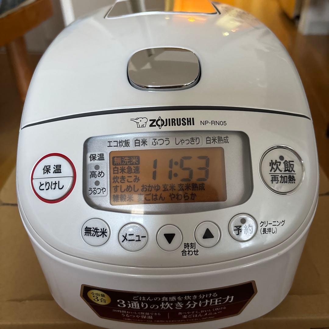 象印NP-RN05 炊飯器 3合炊き 2023年製