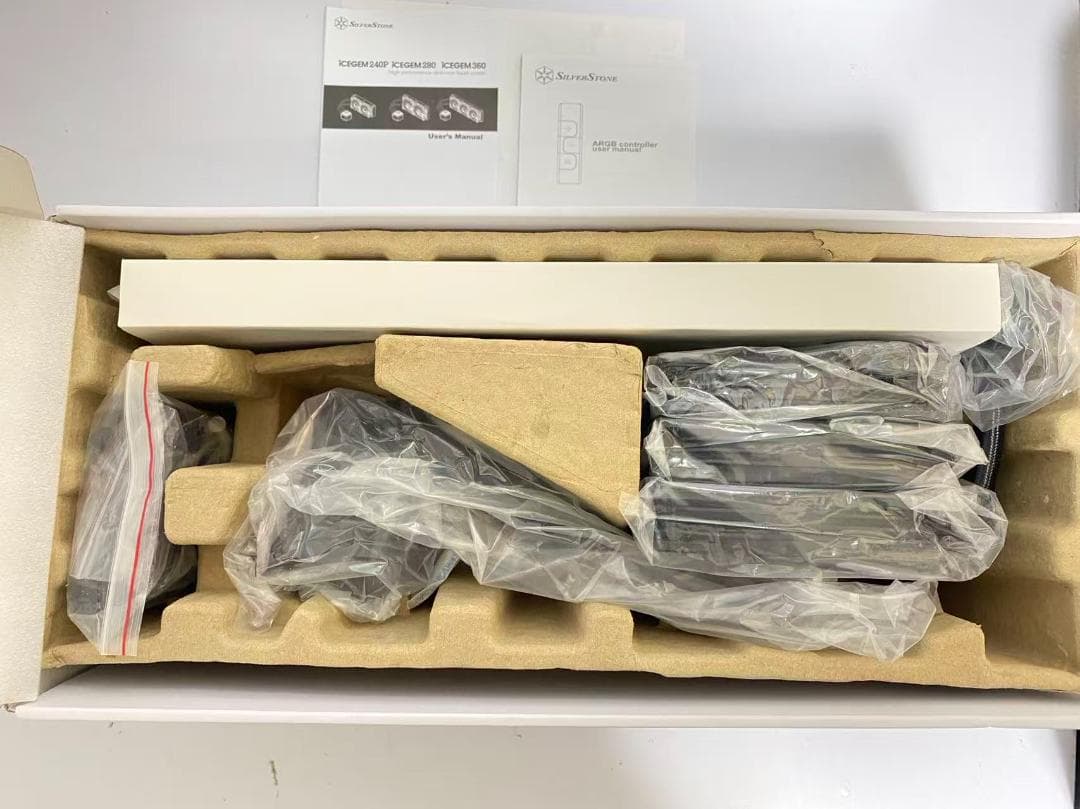 未使用 SilverStone アドレッサブルRGB 360mm 水冷ユニット